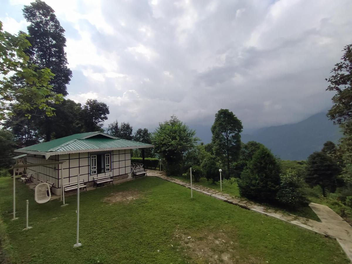 The Nettle And Fern Farmstay Pelling Exterior photo