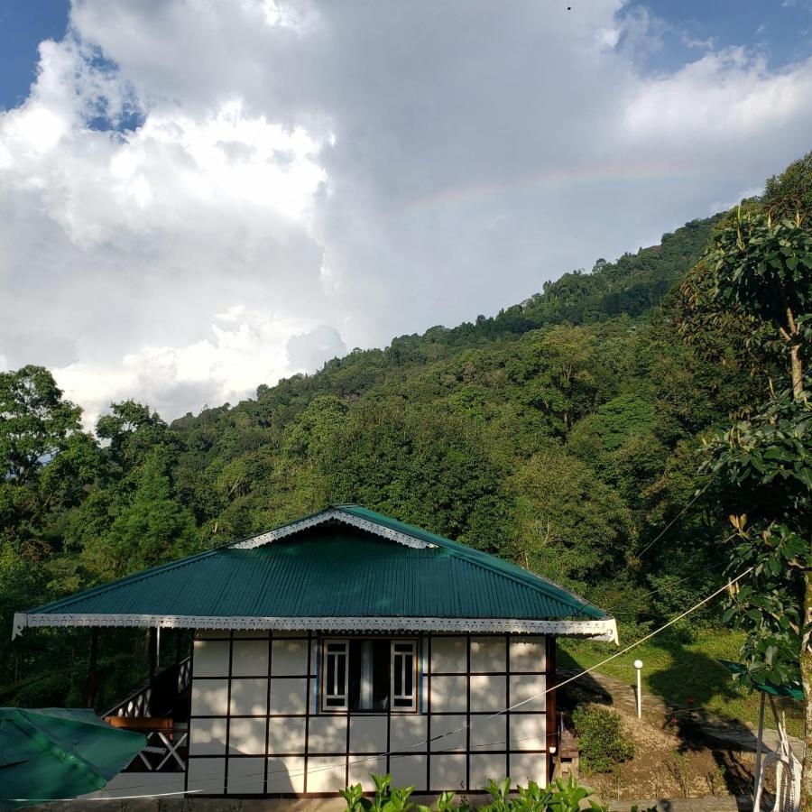 The Nettle And Fern Farmstay Pelling Exterior photo